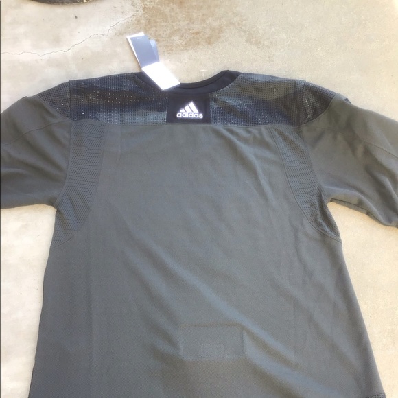 NWT Adidas Chicago Blackhawks Men’s Hockey Jersey Camo Salute to Service Size 50 - Picture 7 of 8